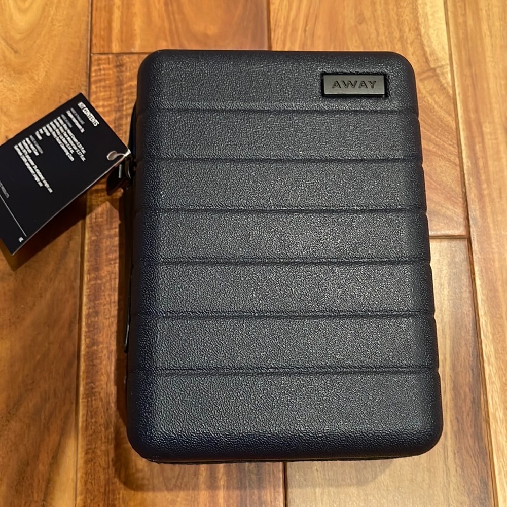 Away travel amenities kit - grey zipper BNWT